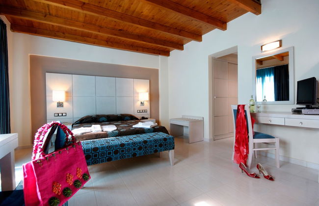 Theros Hotel - Foto 10