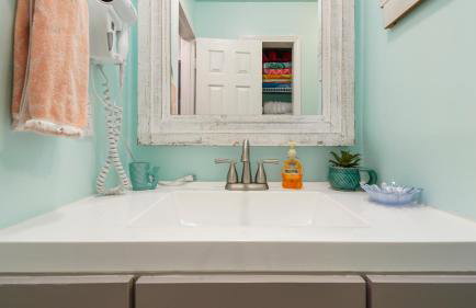 Beach access close to Walmart, Bowling,skating and Game room - Photo 38