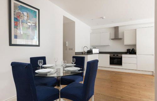 New! Bright 2BR Flat with Patio - Foto 4