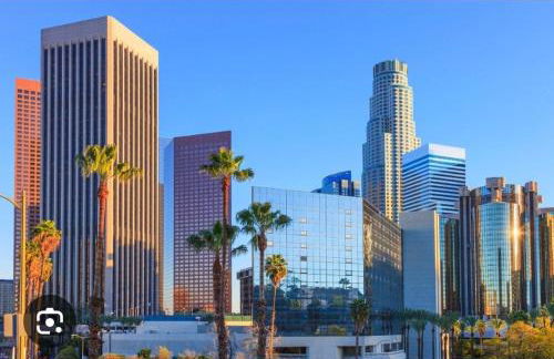 Spacious 3 Bedroom 2 Bathroom Apartment with Free Onsite Parking - Foto 5