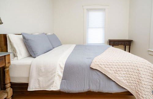 Very Cozy, 2 Bedroom Farmhouse Apartment 2nd FL - Foto 3