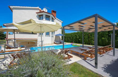 Villa Eufemia near Poreč with large garden and outdoor playground for kids - Foto 13