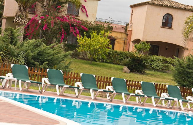 Classical Residence Baia Delle Palme 2 Bedroom Sleeps 6 Trillo 6 - Foto 13