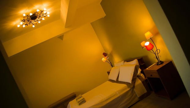 Room in Villa - Comfortable and Welcoming Suite With Terrace Overlooking the Lake - Foto 2, Habitación