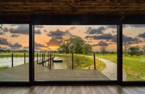 Rusty Boathouse - Photo 15