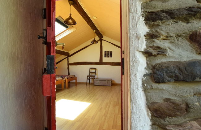 Authentic Holiday Home in Gouvy near Forest - Photo 3