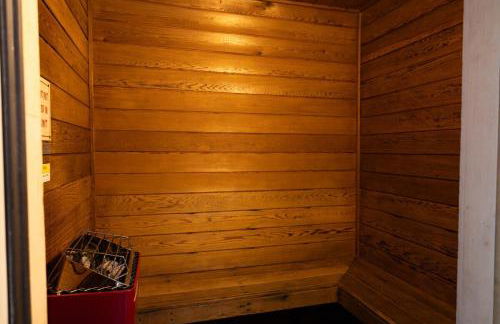 3BR Disney Home with Pool , Arcade and Hot Tub - Photo 39