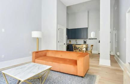 Sleeps 16 4 Units Steps to the French Quarter The Harlequin by AvantStay - Foto 8