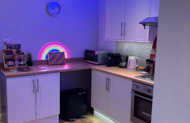 Taylor Close - Spacious Central Ferry Flat - Photo 22