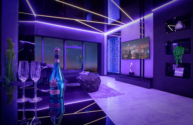 Apartments in Sky Tower with Bathtub near the window - Photo 25