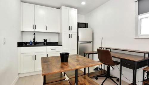 Modern King Suite #12 - Steps to Beach - Foto 5