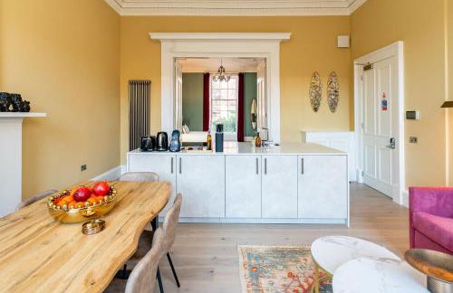 Dragon Suites Luxury Apartments at Rutland Square - Photo 55