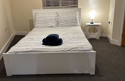 Stunning 5-Bed House in Peterborough host 15 g - Foto 2