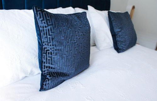 Stylish Essex Apartment, Balcony & Scenic Views - Foto 24