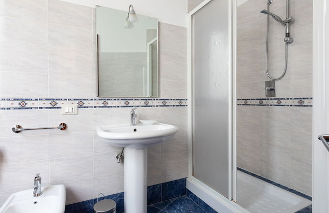 Elegant Salandra Suite - Photo 5