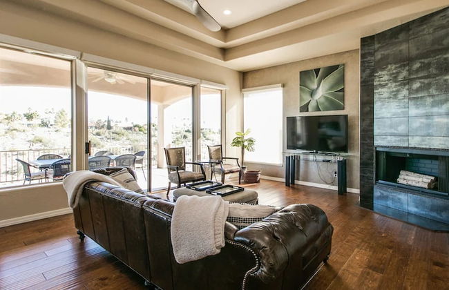 Fabulous 4-bdrm W/breathtaking Views & Pool! - Foto 1