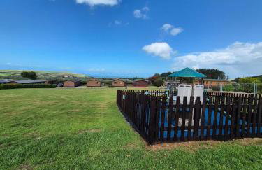 3-Bed Ocean View Lodge - Parking & Terrace - Photo 39