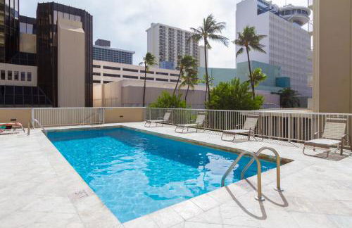 Tropical Studios at Marine Surf Waikiki - FREE PARKING - BEST LOCATION - FULL KITCHEN - SWIMMING POOL - Foto 50