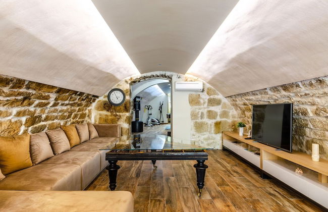 Beachfront Villa Gabriela with Pool - Foto 21