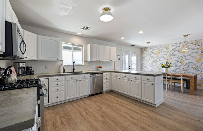 Sunflower 1mi From JT New Pool Game Room - Photo 21