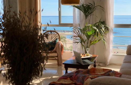 Stunning Sea View - Photo 22