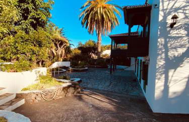 Spacious characterful villa with spectacular views in quiet rural setting. - Foto 29