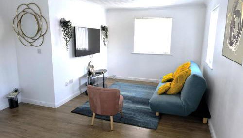 4 beds spacious Apartment, with Parking & WIFI, CHAFFORD HUNDRED, near station & shopping, long stays! - Foto 2