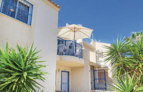 Beautiful Apartment In Torrevieja - Foto 3