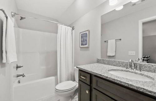 Beautiful Home with Lake and Marina Access, Firepit, Golf Cart Included - Foto 25