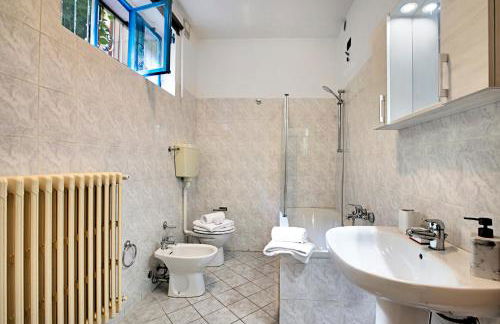 Mark Apartment - Happy Rentals - Photo 20