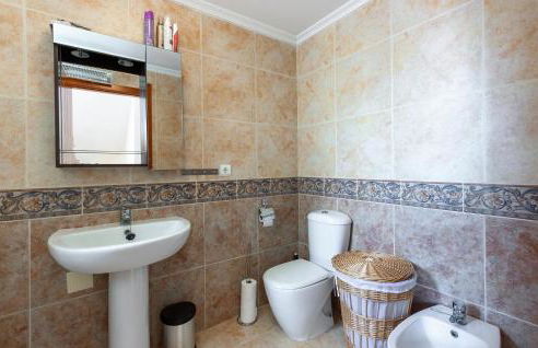 3 Bedroom Nice Home In Santa Pola - Photo 19