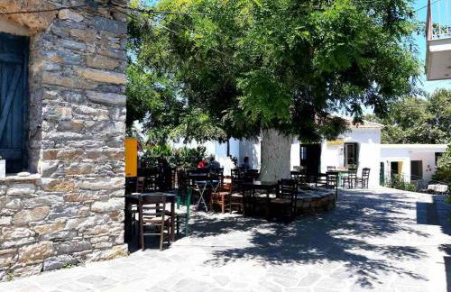 Traditional house in Akamatra square - Photo 37