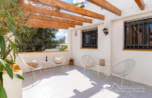 Villa Caliza in Cunit with Private Pool and large garden - air conditioning in bedroom - Photo 32