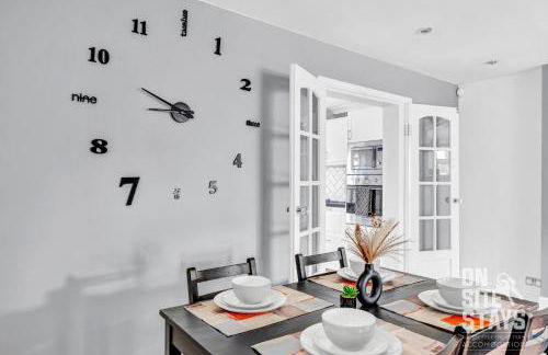 OnSiteStays - 3 bedroom, 2 x space driveway and Wifi - Foto 14