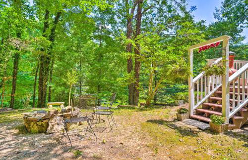 Secluded Chattanooga Getaway w/ Deck + Yard! - Foto 23