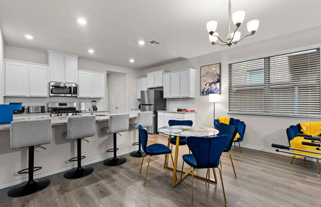 Single-level Home Game Area Ideal for Long Stays - Foto 2