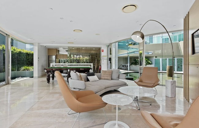 Luxury Beachfront Stay in Kirra - Photo 2