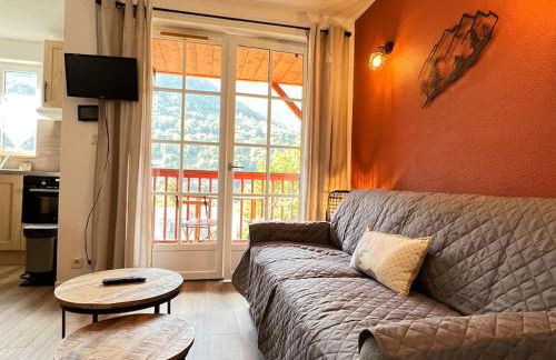 T3 rénové avec balcon, vue montagne et Parking. - Photo 15