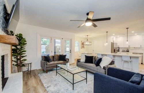 Stunning Modern Dream Home w Pool Grill Foosball - Foto 8