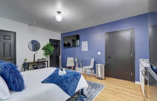 East Side Gem Steps to Brady St & McKinley Beach - Foto 3