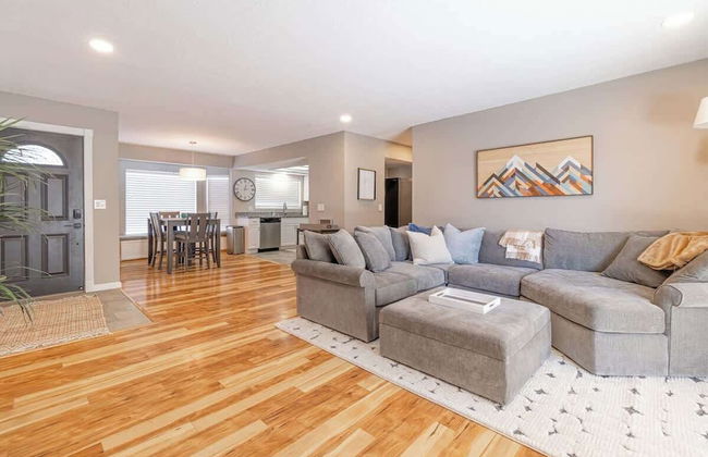 Vibrant Boho Family Home 3 Bed Pet Friendly UNR - Photo 7