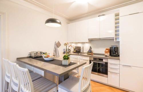 Modern Apartment Near Außenalster - Foto 13