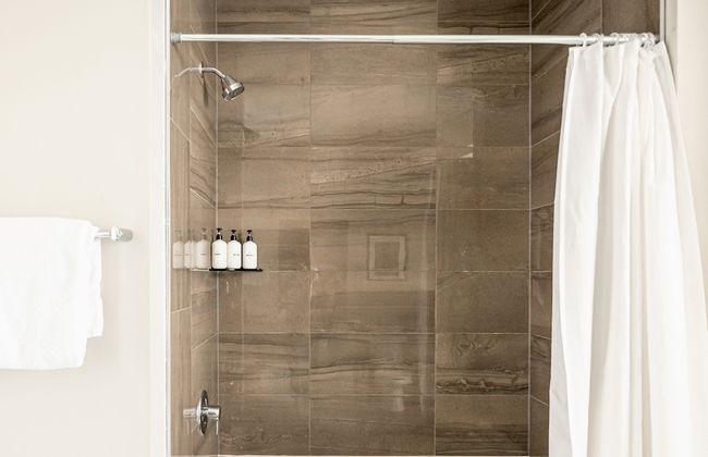 Bright & Breezy | RiNo Art Lofts - Foto 17