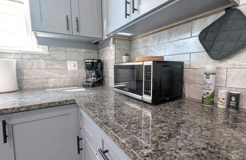 Cozy Gem 18Min to EWR, 8min > NYC Train + Parking - Foto 32