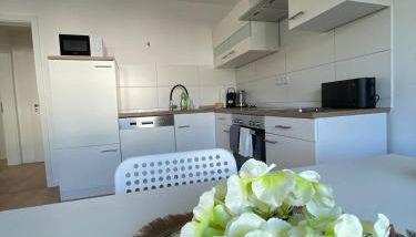 Kernsaniertes Monteurhaus mit 2 Apartments in Wirges - Foto 5