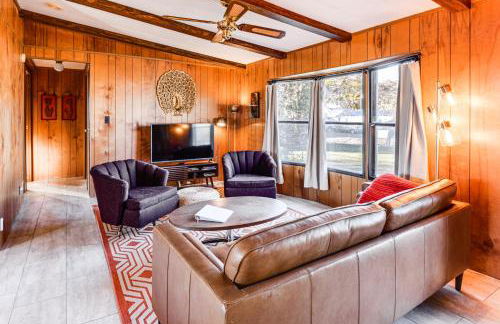 6 Mi to Balanced Rock Park Home in Castleford - Foto 1