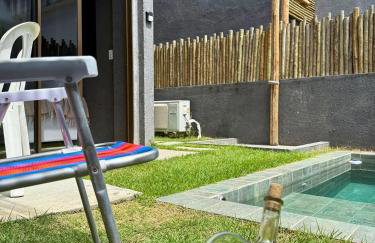 MHV Milagres - Studio Guadalupe 05, quarto e sala privativo a poucos metros da Praia do Marceneiro - Foto 10