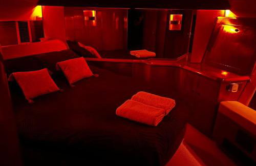 SUPERYACHT ON TOWN QUAY MARINA, SOUTHAMPTON - Very close to city centre and cruise terminals - free parking included - Foto 15