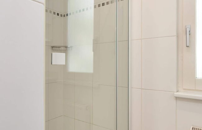 Light and Quiet Chalet With Beautiful Terrace Near Historic Goedereede - Foto 14