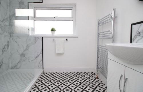 3-Bed Townhouse - Central, Free parking - Foto 7